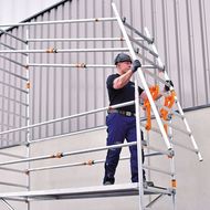 »Uni«-Telegeländer für Fahrgerüste von Layher