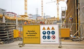 Bannerstop: Die Baustelle als Aushängeschild