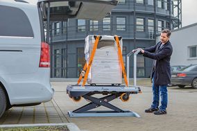 Schwere Lasten rückenschonend heben