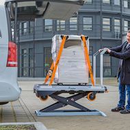 Schwere Lasten rückenschonend heben