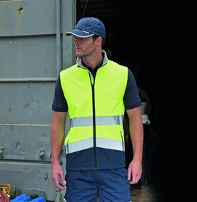 Result: Funktionelle und zuverlässige Arbeitskleidung