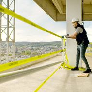 Strenge: »SideXafe« Seitenschutzsystem bei Großprojekt im Einsatz