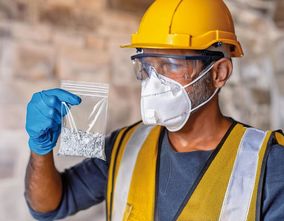 Die unsichtbare Gefahr: Profi-Asbest-Analysen bringen Klarheit