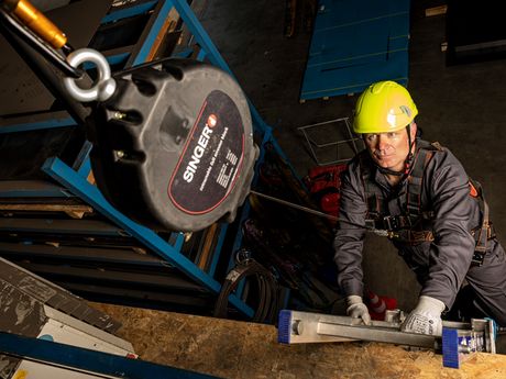 SINGER SAFETY: Trittsicher auf den deutschen Markt