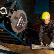 SINGER SAFETY: Trittsicher auf den deutschen Markt