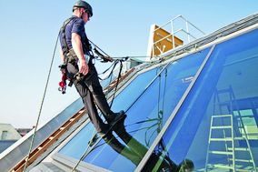 ST Quadrat: Bauaufsichtliche Zulassung für horizontales Schienensystem