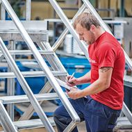 Hymer: Arbeitssicherheit durch bedarfsgerechte Steigtechnik erhöhen