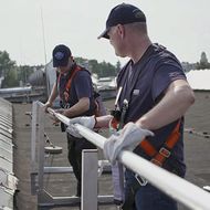Carlisle: »Guard«-Seitenschutz - ein selbsttragendes Geländersystem