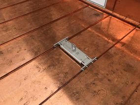 Sicher anschlagen auf Aluminium und Kupfer