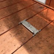 Sicher anschlagen auf Aluminium und Kupfer