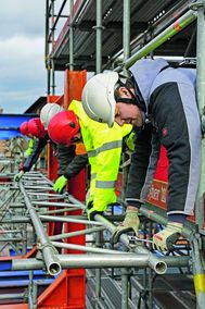 BG BAU: Für mehr Schutz vor Kopfverletzungen sorgen