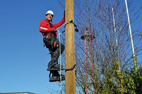 Industriekletterer: Ergonomisches Mastklettern