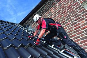 ABS Safety: Sicherheits- dachhaken mit Blitzschutzanbindung