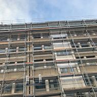 Altrad: Sicherheitsgeländer bewährt sich auf Baustelle