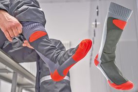 DEHN + SÖHNE: Sicherer Fußschutz vor Hochdruckwasserstrahlen