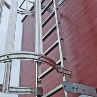 Sicherer Aufstieg mit SKB Steigleitern