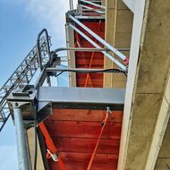 Böcker: Transportbühne mit optimaler Gebäudeanbindung