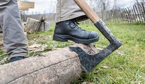 HAIX: Mittelalter auf der Baustelle – aber Hightech am Fuß