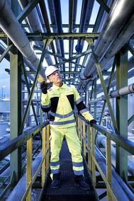 Rofa Bekleidungswerk: Multinormen-Schutzkleidung trotzt harten Bedingungen