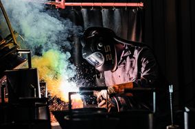 DBL: Zukunft der Berufskleidung - selbstheilend und digital ?