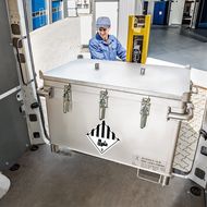 Denios: Praktische Lösung für beschädigte Akkus