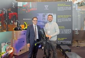 Ministerialdirektor Michael Kleiner informiert sich bei hTrius