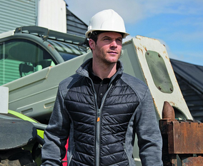 Result: Funktionelle und zuverlässige Arbeitskleidung