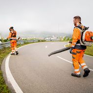 Kübler: Straßenbauamt stattet Betriebsdienst mit Warnschutz aus